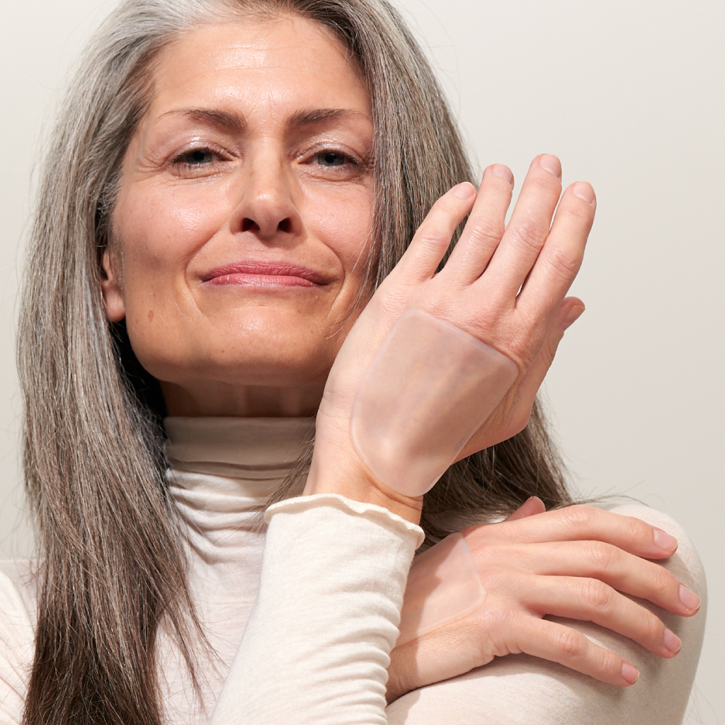 APRICOT Reusable Anti-Wrinkle Hand Pads with Hyaluron - Image 3